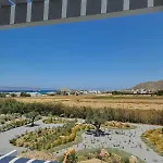 Villa The Nine Graces- Celine, Elegant House With Pool, Garden & Rooftop