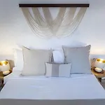 The Nine Graces- Celine, Elegant House With Pool, Garden & Rooftop Kastrákion