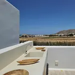 The Nine Graces- Celine, Elegant House With Pool, Garden & Rooftop Villa *