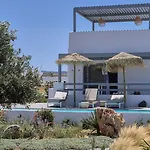 Villa The Nine Graces- Celine, Elegant House With Pool, Garden & Rooftop Kastrákion