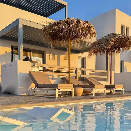 Villa The Nine Graces- Céline, Elegant House With Pool, Garden&rooftop Kastrákion