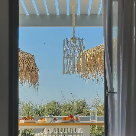 The Nine Graces- Céline, Elegant House With Pool, Garden&rooftop Villa