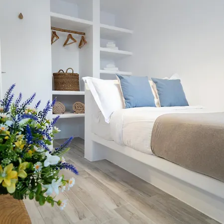 The Nine Graces- Céline, Elegant House With Pool, Garden&rooftop * Kastrákion