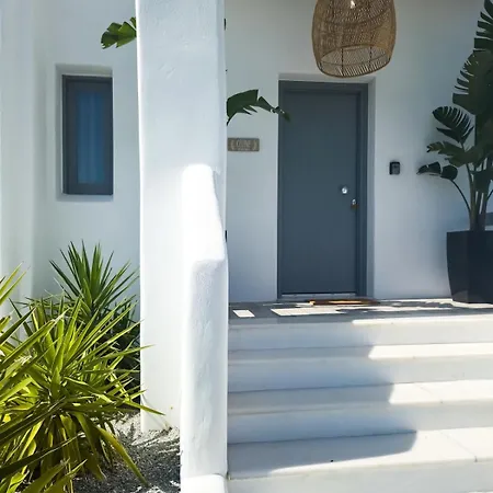 The Nine Graces- Céline, Elegant House With Pool, Garden&rooftop Villa *