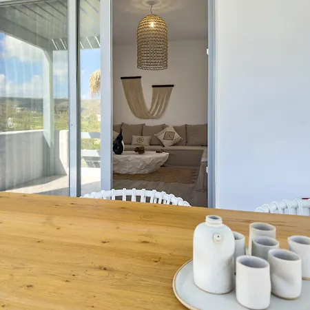Villa The Nine Graces- Céline, Elegant House With Pool, Garden&rooftop Kastrákion