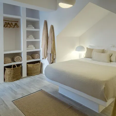 Villa The Nine Graces- Céline, Elegant House With Pool, Garden&rooftop *