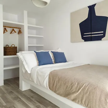 Villa The Nine Graces- Céline, Elegant House With Pool, Garden&rooftop *