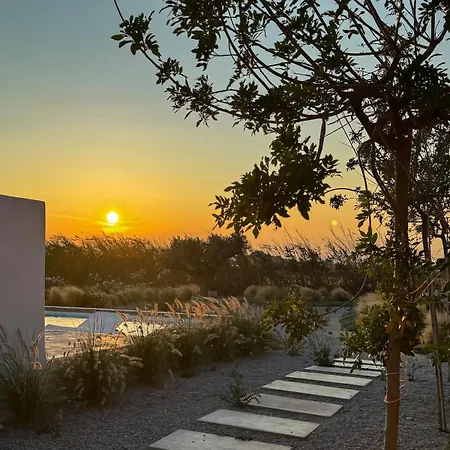 Villa The Nine Graces- Céline, Elegant House With Pool, Garden&rooftop