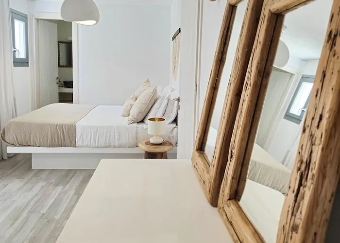 Villa The Nine Graces- Celine, Elegant House With Pool, Garden & Rooftop Kastrákion